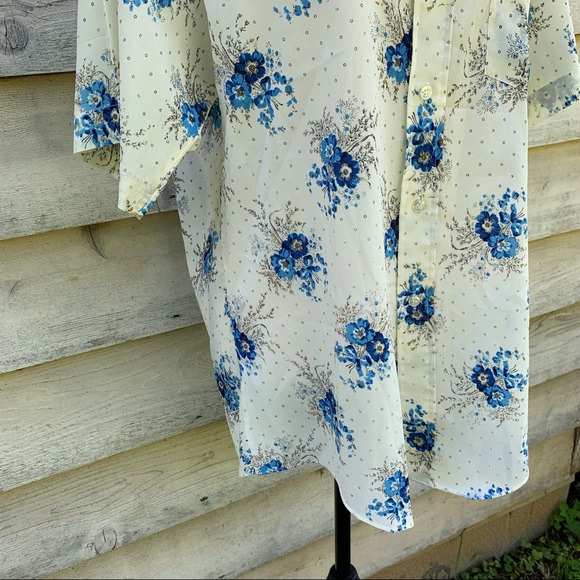 True Vintage 70s Macro Floral Print Wide Collar Short Sleeve Button Down Shirt - Picture 11 of 16